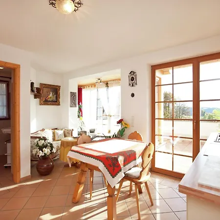 Malerische Erdgeschosswohnung Apartmán Urberg