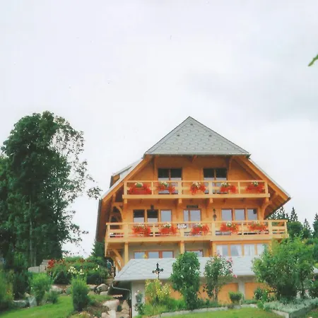 Malerische Erdgeschosswohnung Apartmán